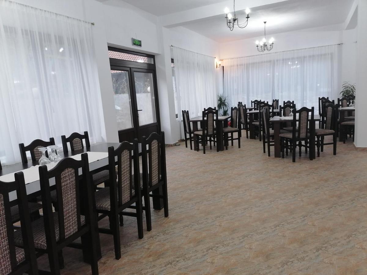 Hotel Motorom Zărneşti Zewnętrze zdjęcie
